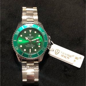 Mens Silver/Green Quartz Watch